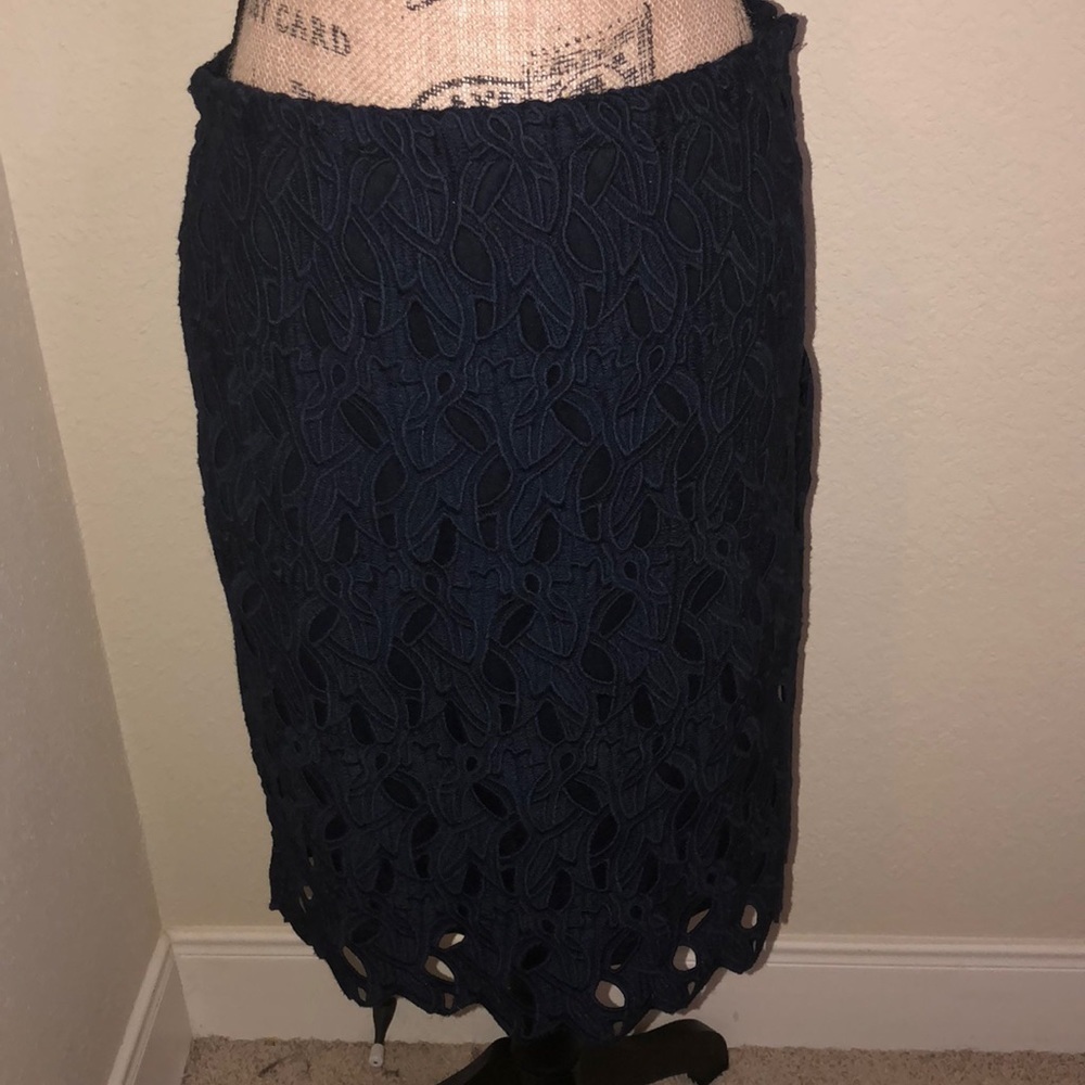 Lucy & Laurel Navy Blue Lined Pencil Eyelet Skirt with Side Zip Size 8
